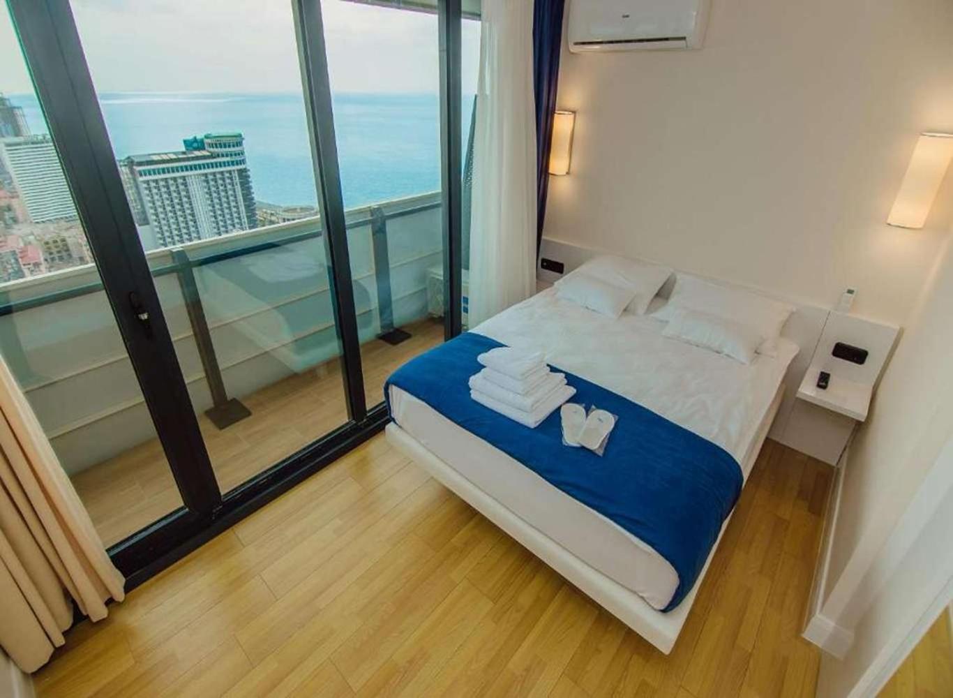 Orbi City Apartments Batoemi Buitenkant foto